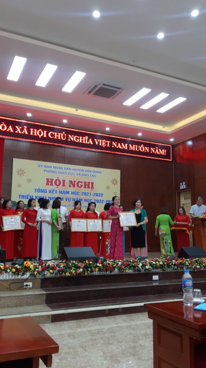 Ngành Giáo dục và đào tạo huyện Văn Quan tổ chức Hội nghị tổng kết năm học 2021 - 2022